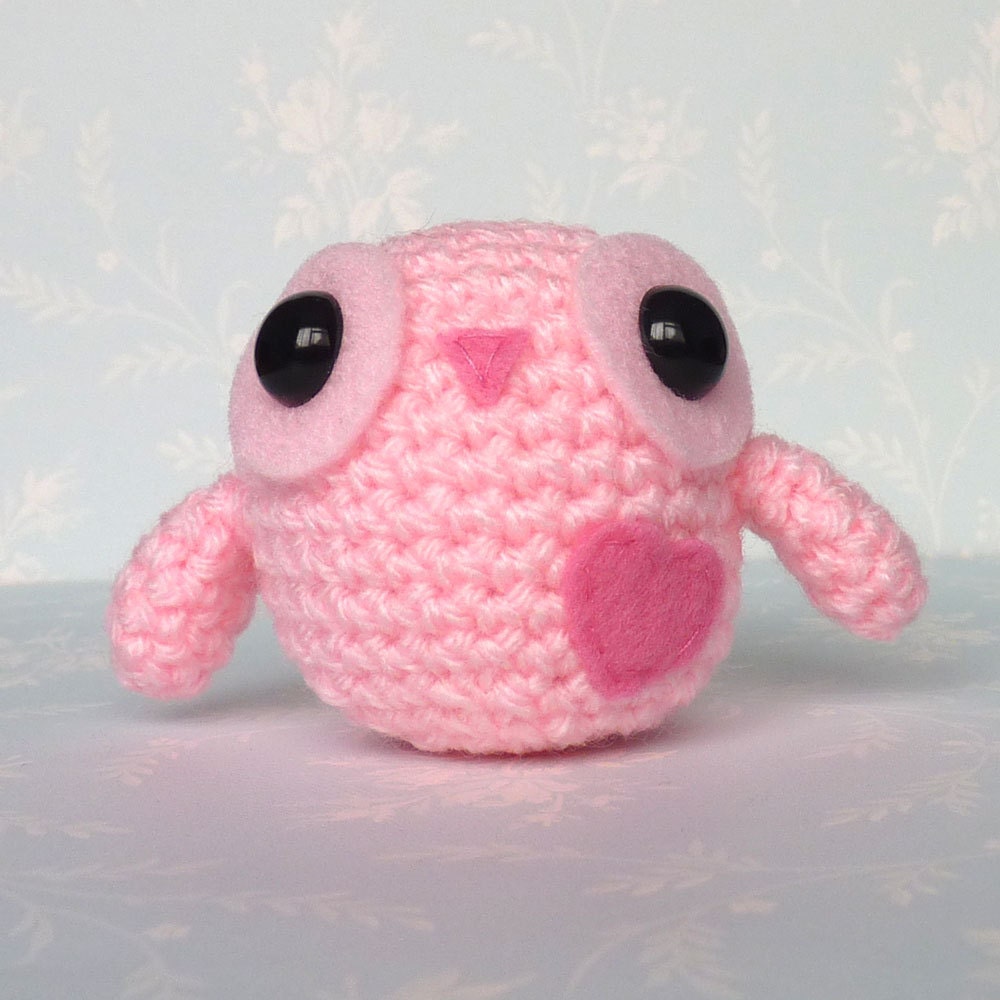 Amigurumi Pink Owl in Love