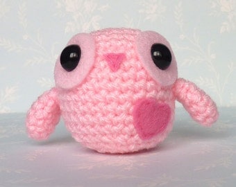 Amigurumi Pink Owl in Love