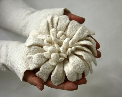 Hand felted Dahlia Flower Brooch - White