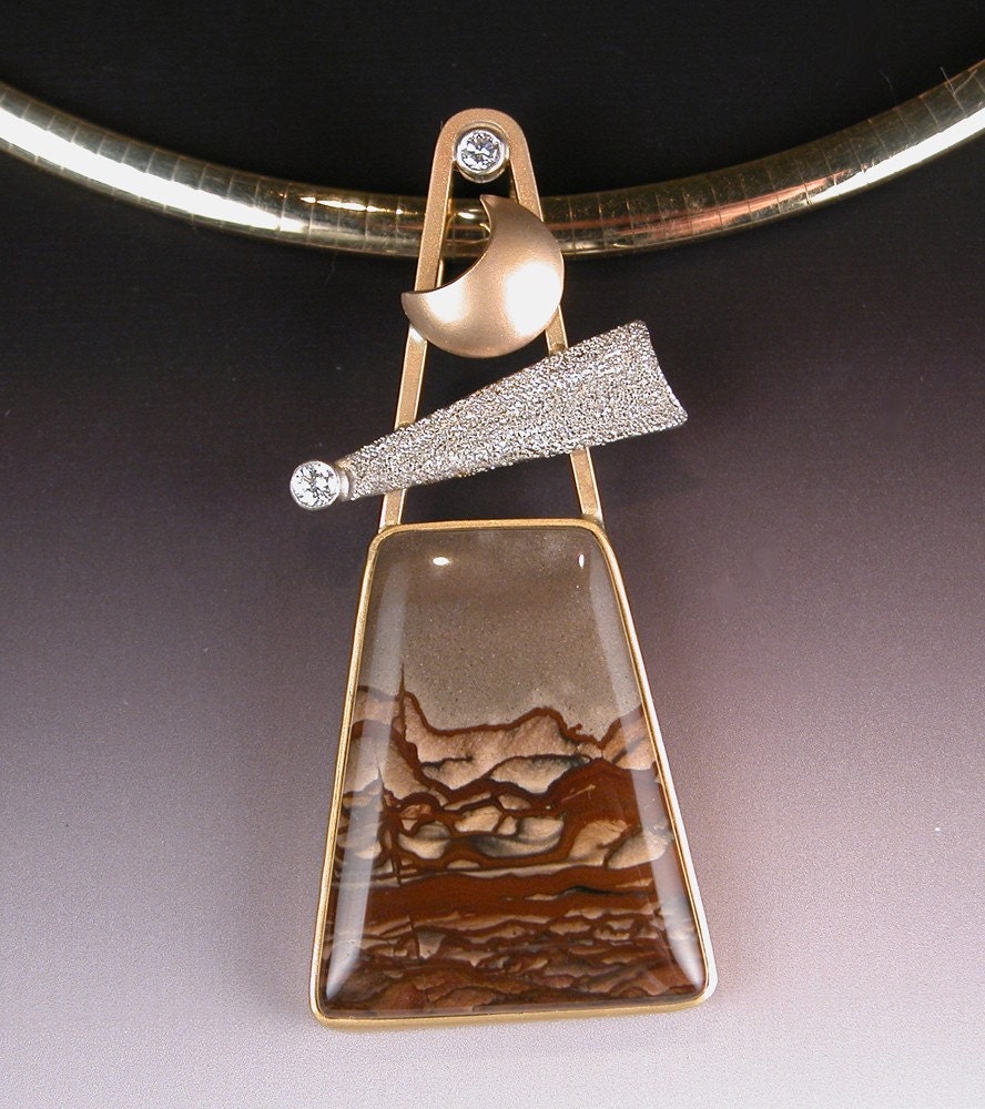 Deschutes Jasper Pendant in 18 karat Gold with diamonts and Platinum DESERT COMET