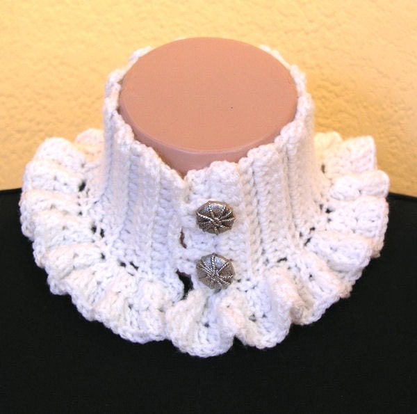 The Romantic Age -- Crocheted scarflette
