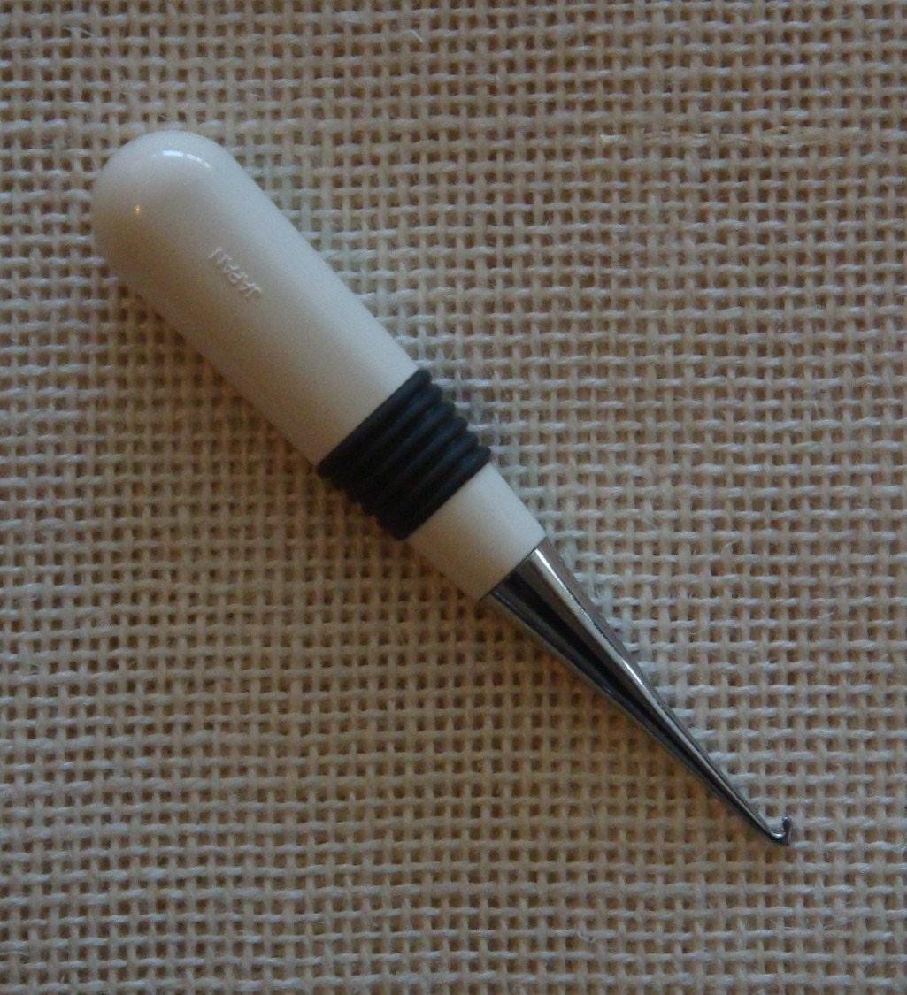 The Nancy Miller Medium Shank White Handle Hook  for Primitive Rug Hooking at Lavender Wool