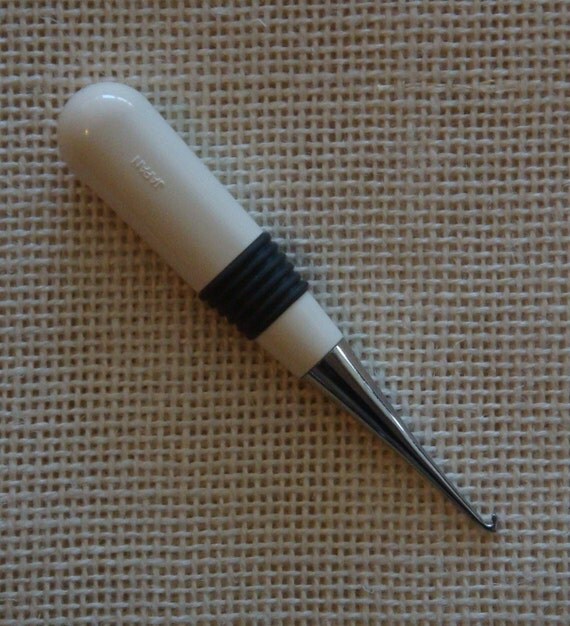 Nancy Miller White Handle Hook for Primitive Rug by lavenderwool