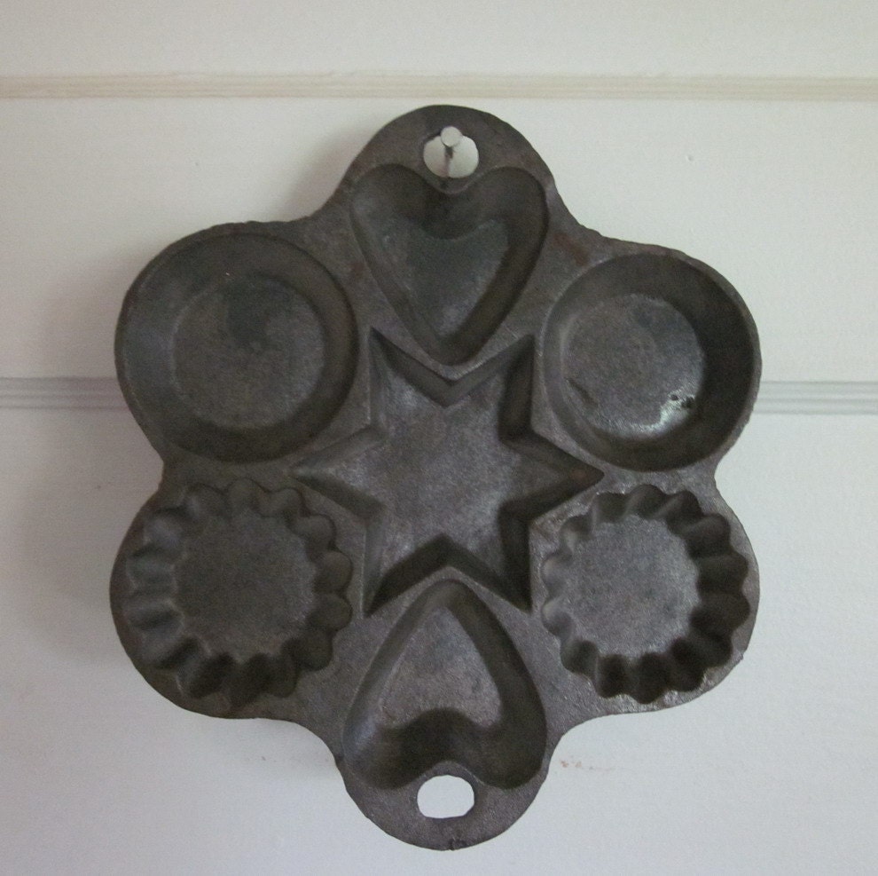 Vintage Cast Iron Baking Pan