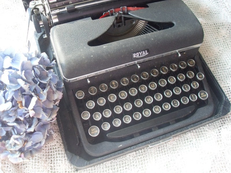 Royal Aristocrat Typewriter 48 Awesome Keys