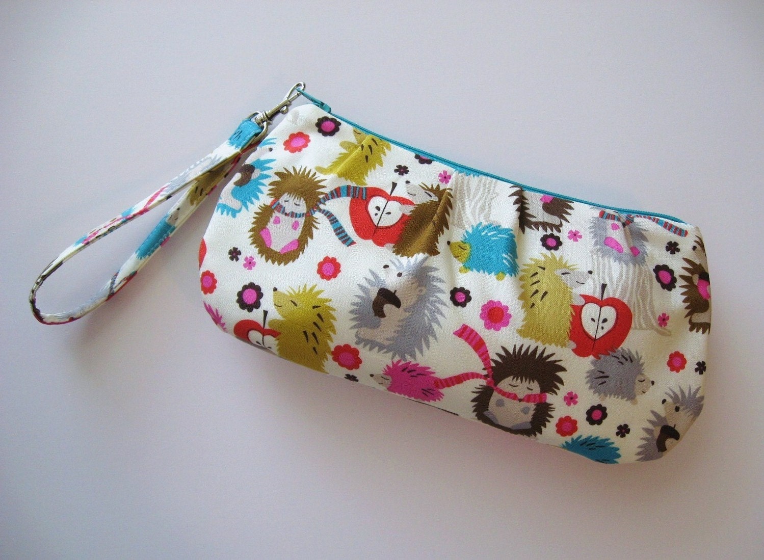 Zip and Go HEDGHOG WRISTLET