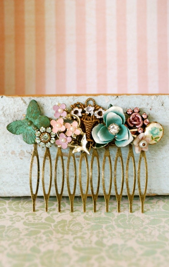 Shabby chic victorian garden collage hair comb. Tiedupmemories