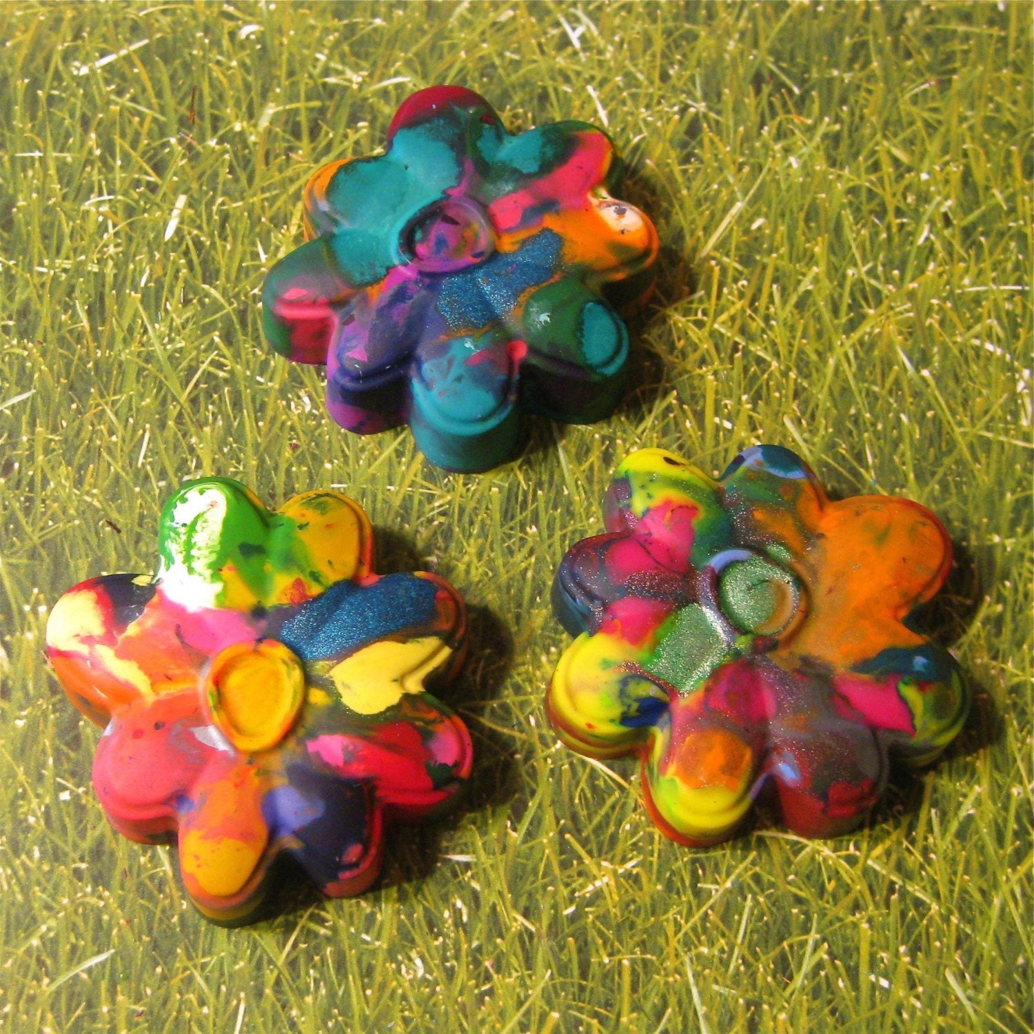 Recycled Rainbow Crayons - Jumbo Flower Splatter Rainbow Crayons (Set of 3 Recycled Crayons)