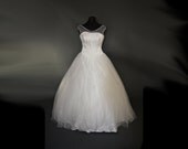 Creamy Corsetry Wedding Gown - Sample Gown Size 8-12