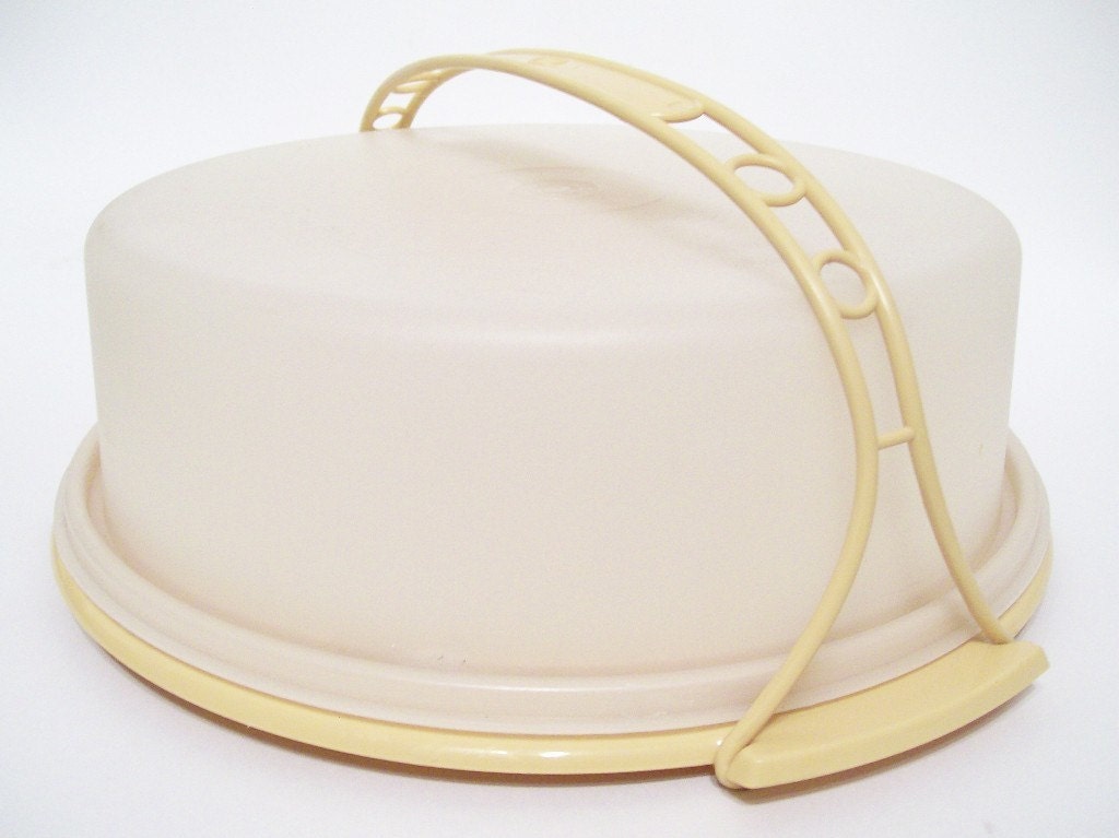 Vintage Tupperware Round Cake Taker - Single Layer Style - for the Gal On the Go - Holidays, Birthdays, or ANY Day