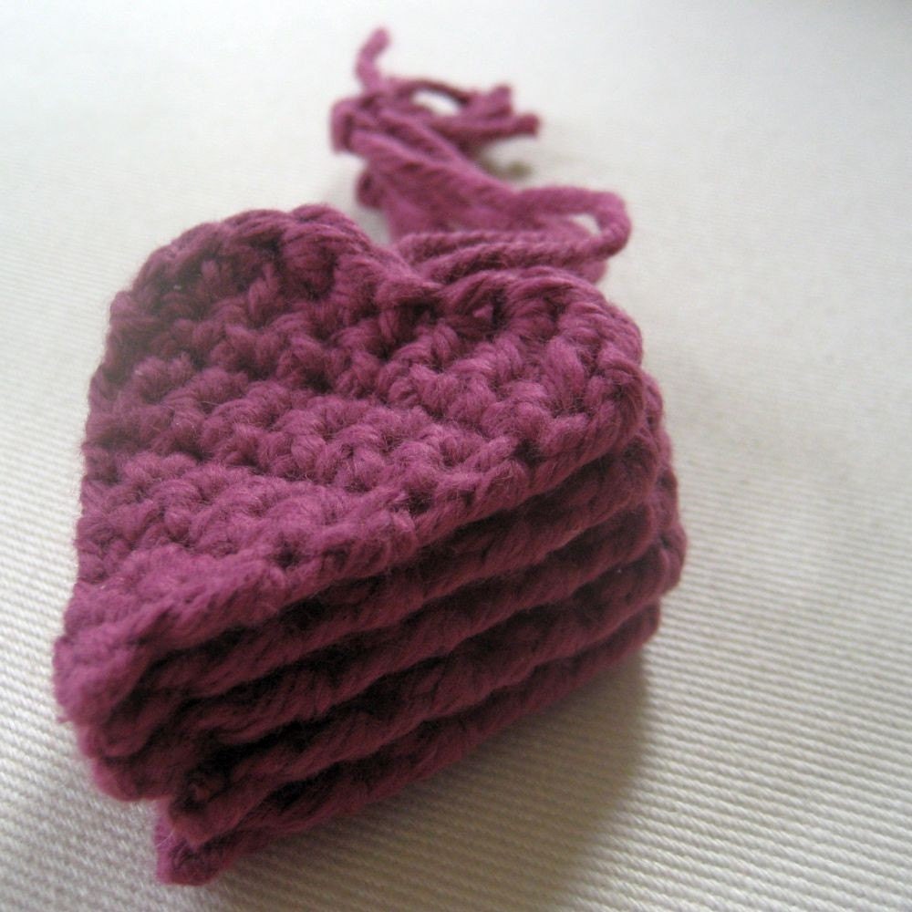 set of 5 cotton heart ornaments decorations or gift tie ons (raspberry)