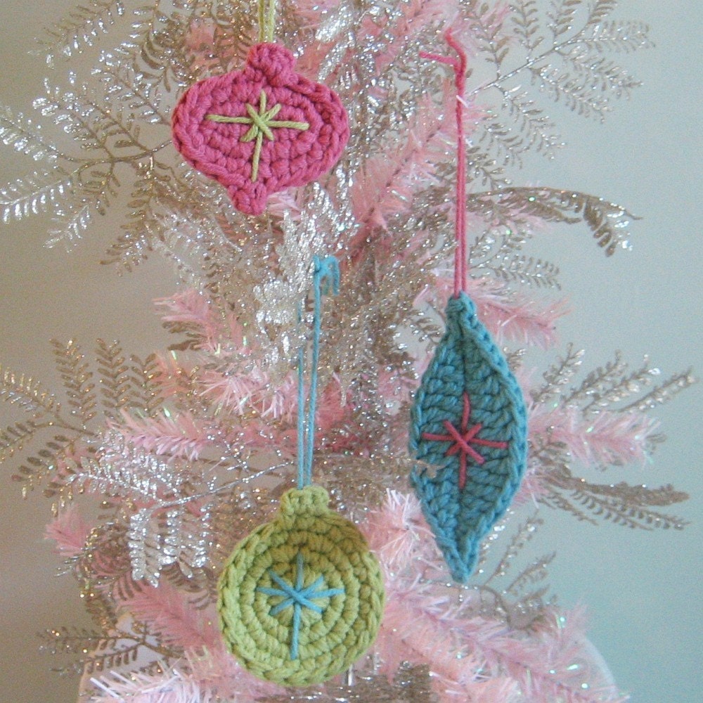 Vintage Inspired Ornament Trio (Retro)