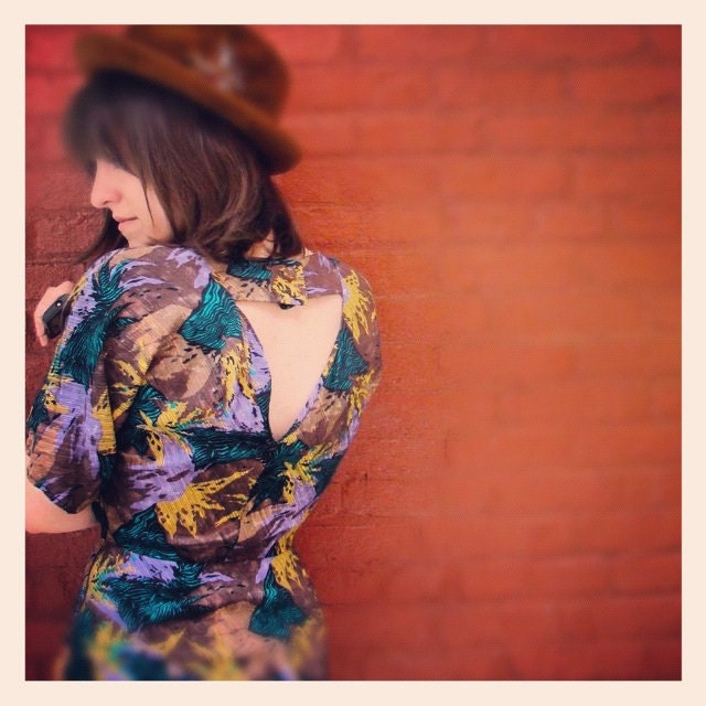 Unique Vintage Dress with Keyhole and Pleated Back - SMALL