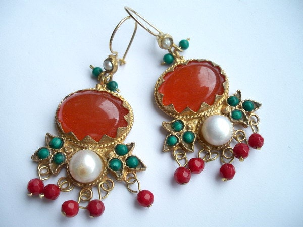 Pink jade and pearl earring