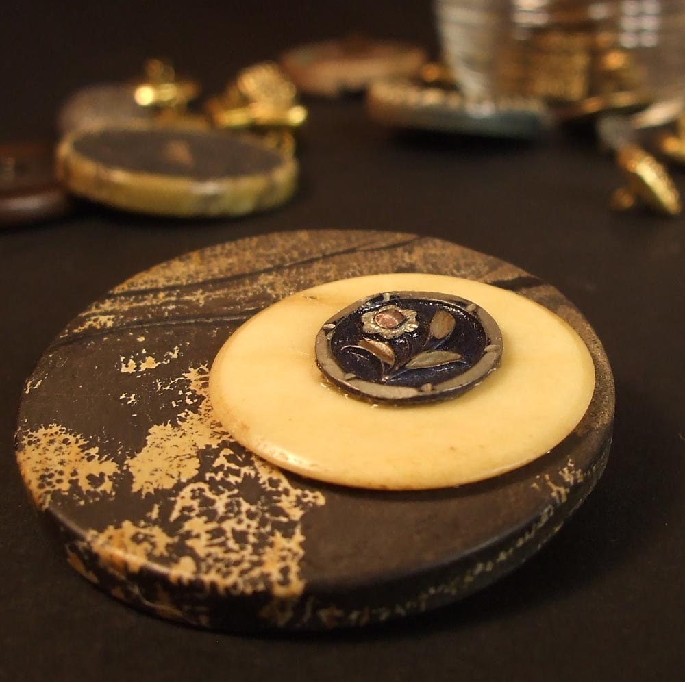 Victorian Metal Button Brooch