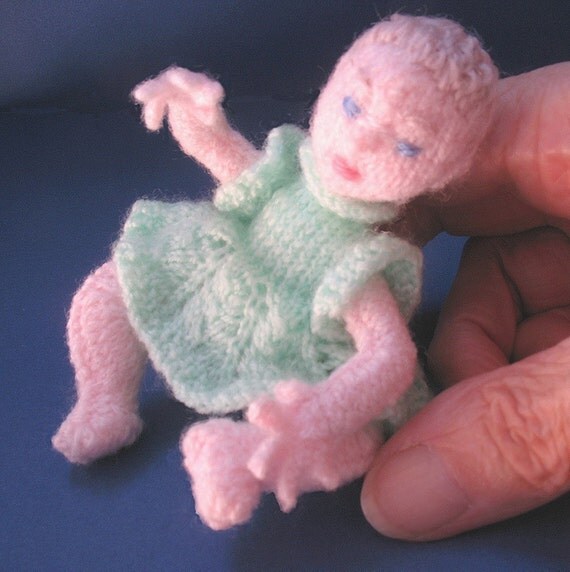 pdf miniature baby doll knitting pattern Tina by rippingyarns