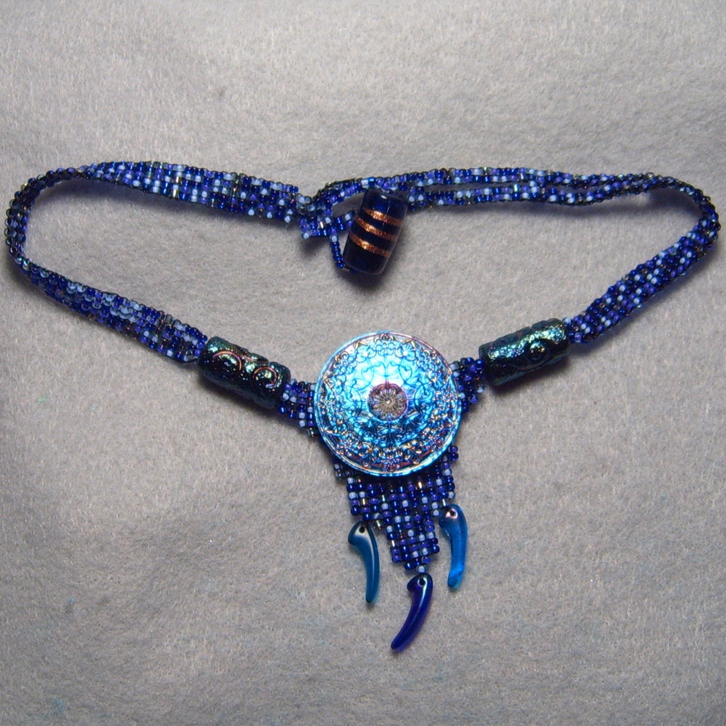 Past the Illusion, beadwoven choker