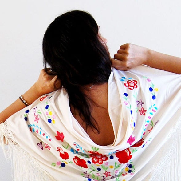 vintage OAXACAN wrap / 1970s cream fringe MEXICAN shawl