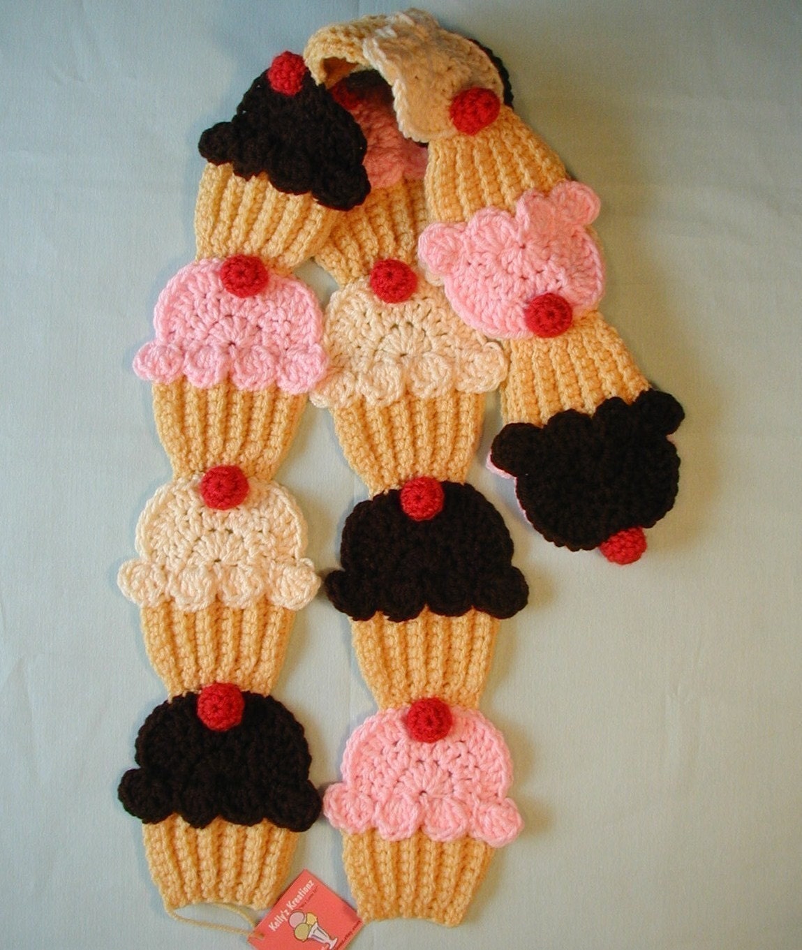 RTS The ORIGINAL neapolitan cupcakes scarf Strawberry Vanilla Dk.Chocolate Cupcake SCARF cherry