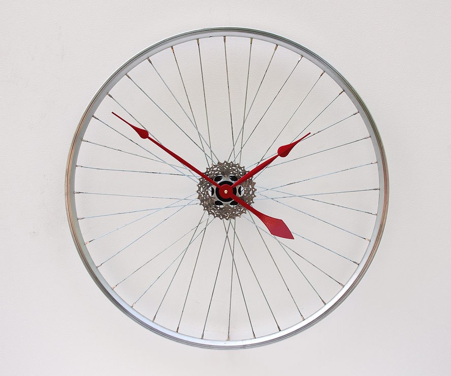 Recycled Bike Wheel clock