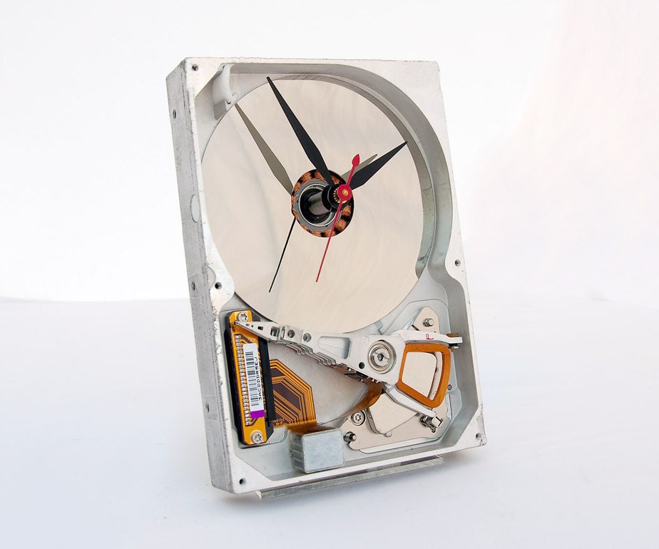 Clock made from a Computer hard drive