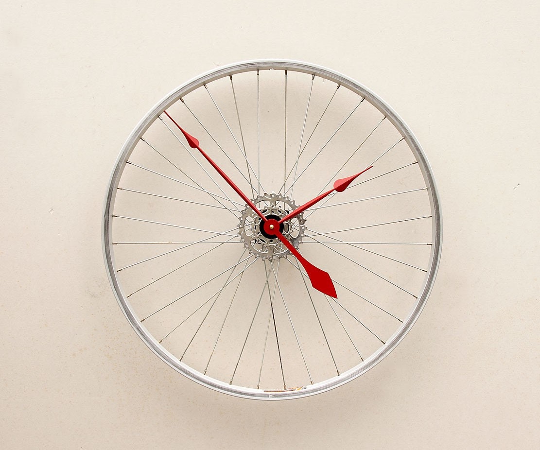 Clock made from a Recycled Bike Wheel