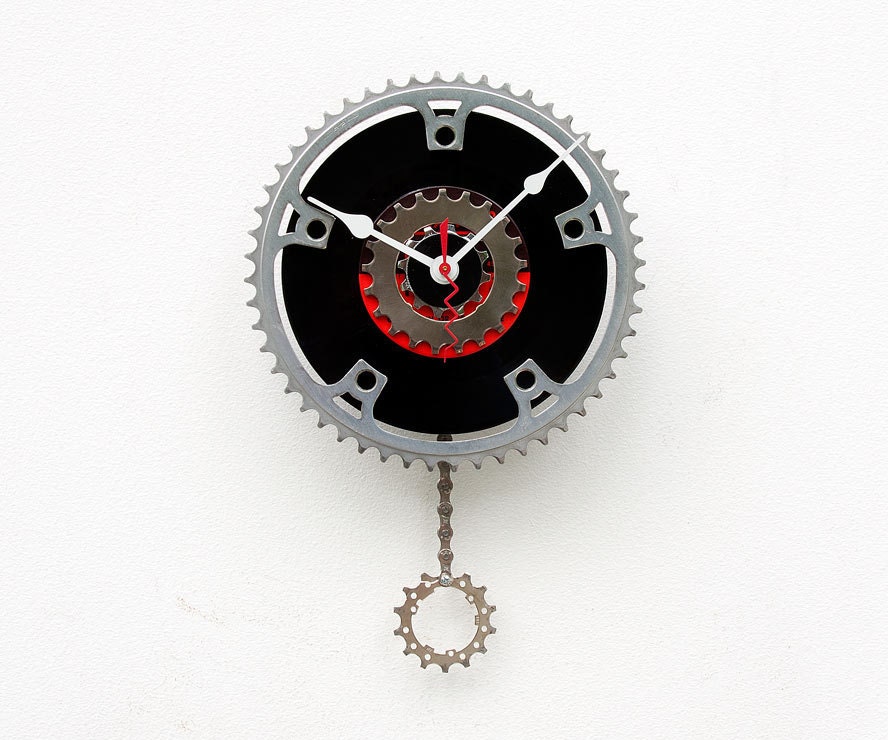 Recycled Bike Chain ring and 45 Record Clock