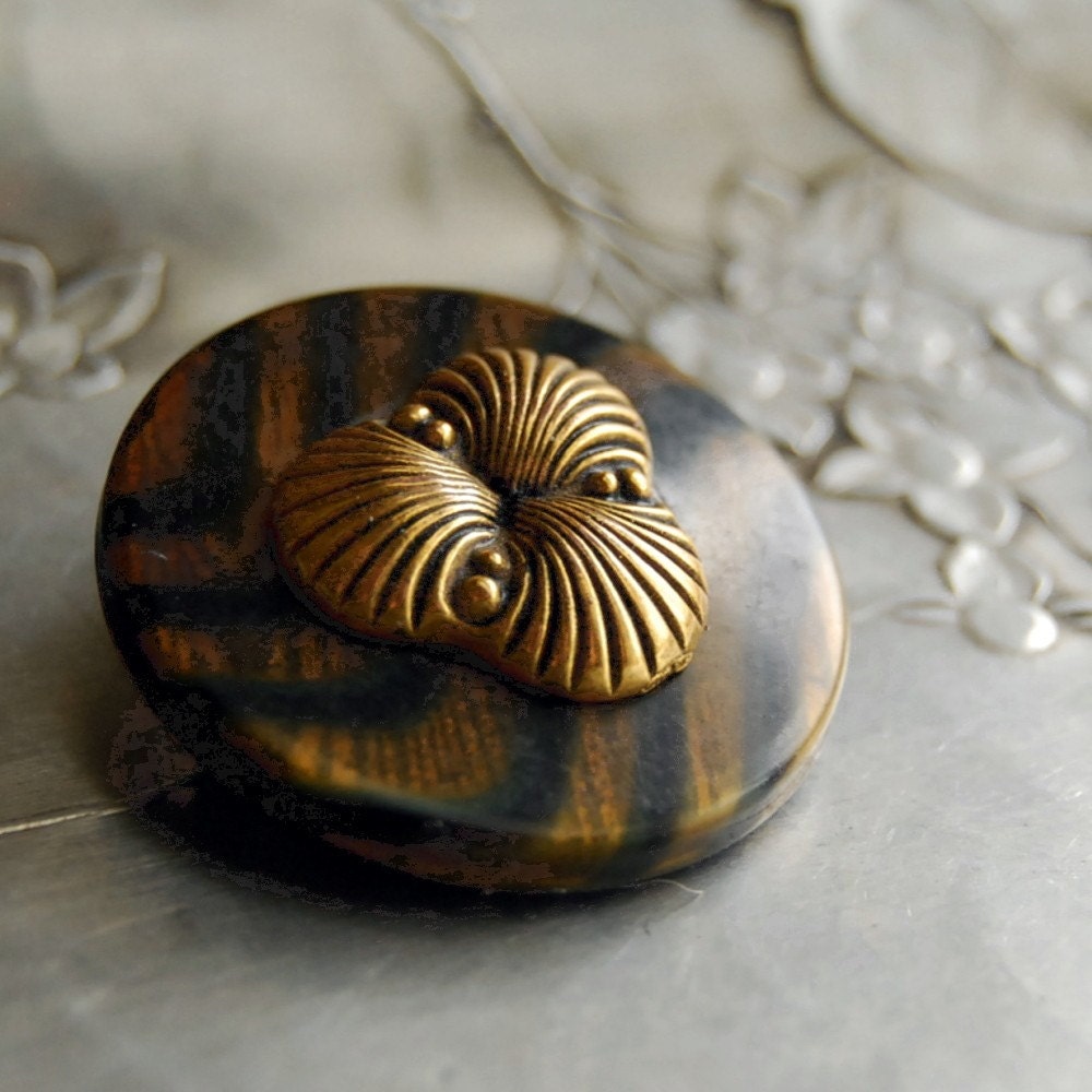 Vintage Button Brooch Tiger Tiger Button Jewelry Animal Print Celluloid Button