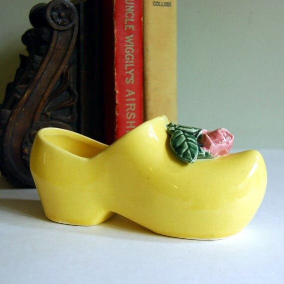 McCoy Dutch Shoe Planter 1940s to 1950s by CalloohCallay on Etsy