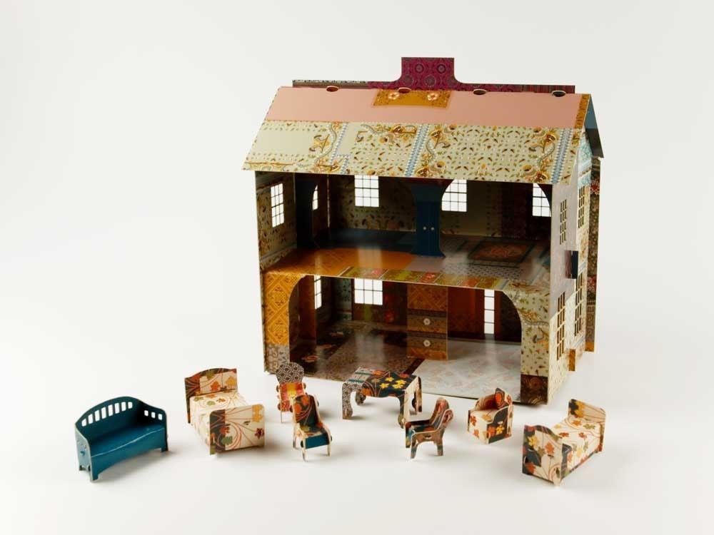 Pop-up patchwork dollhouse (quarter scale)