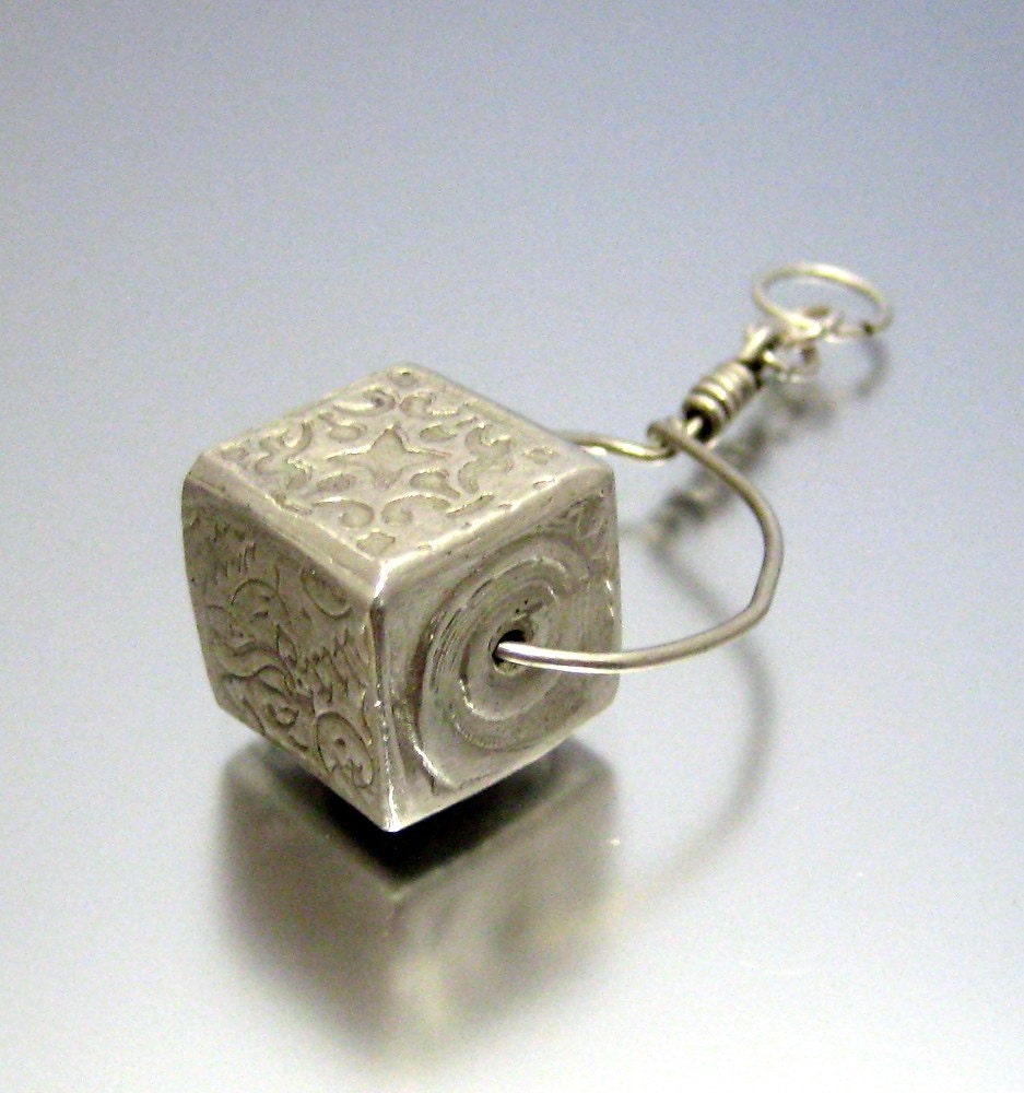 Spinning Box Bead Pendant