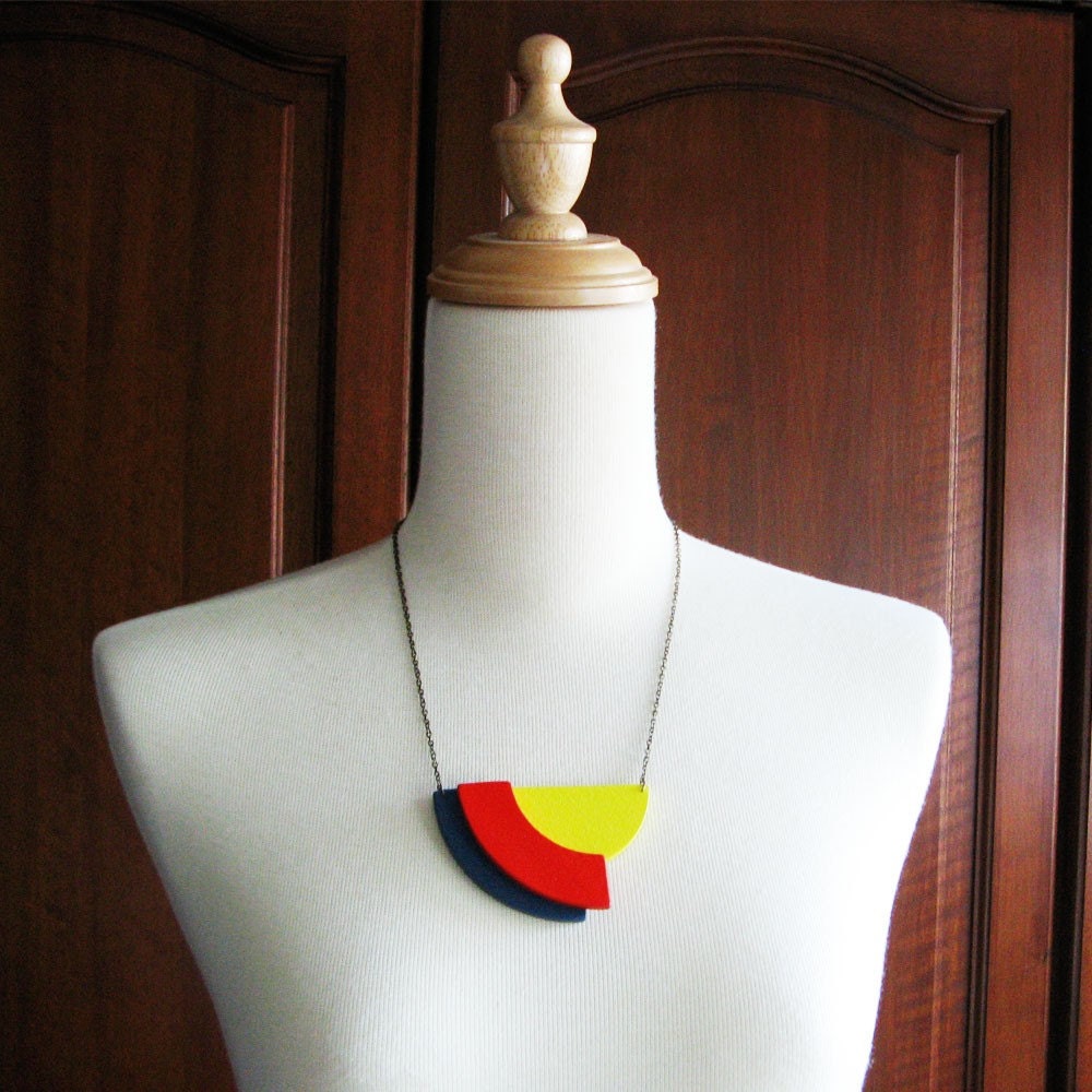 Retro Wood Colour Semi-CIrcle Necklace- No. 1 - Pineapple Slice