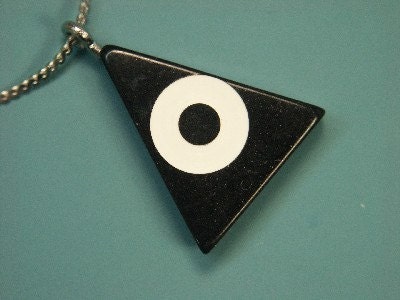 Unique bracelet with genuin triangular vintage 1960s overdyed carwed black/white charm/pendant