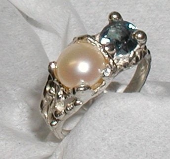 AU-32 Pearl and 1ct Alexandrite Ring