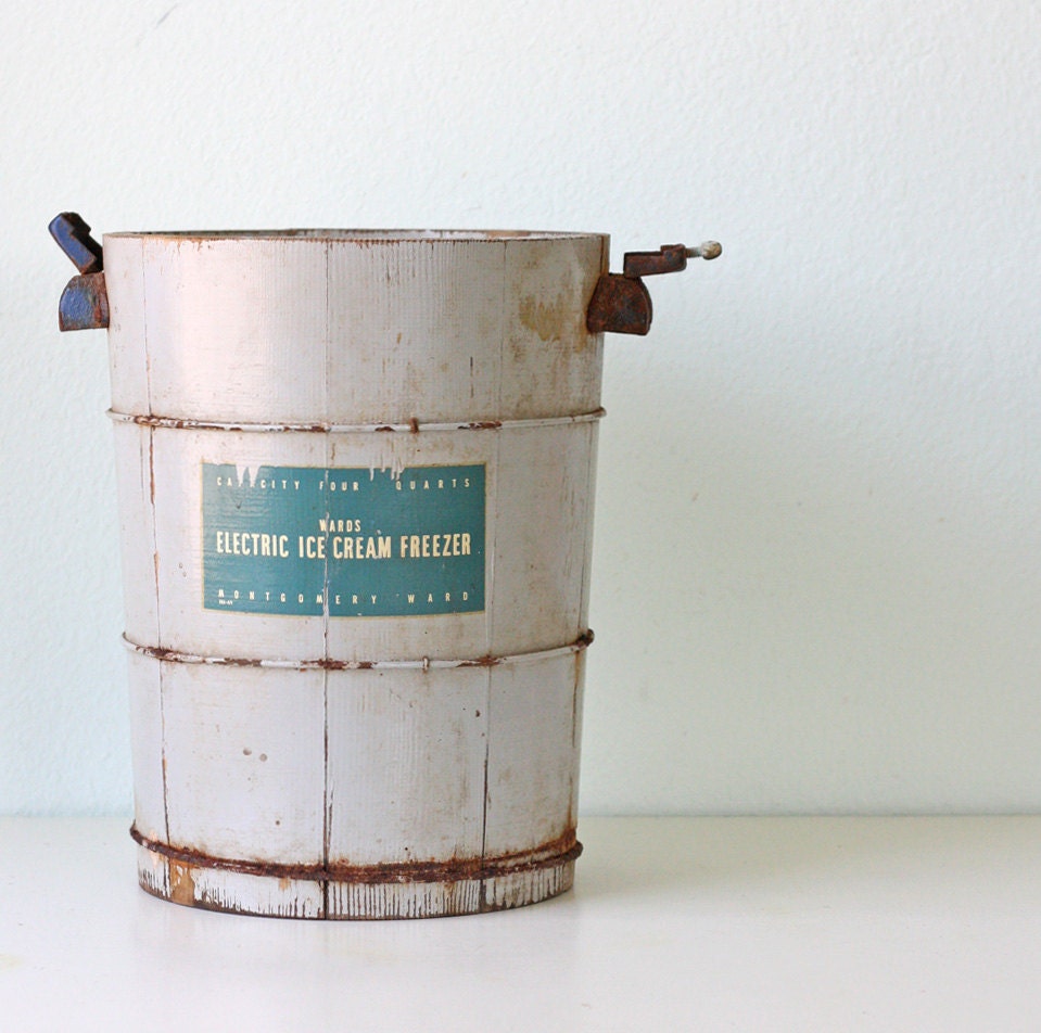 Vintage Ice Cream Freezer Bucket