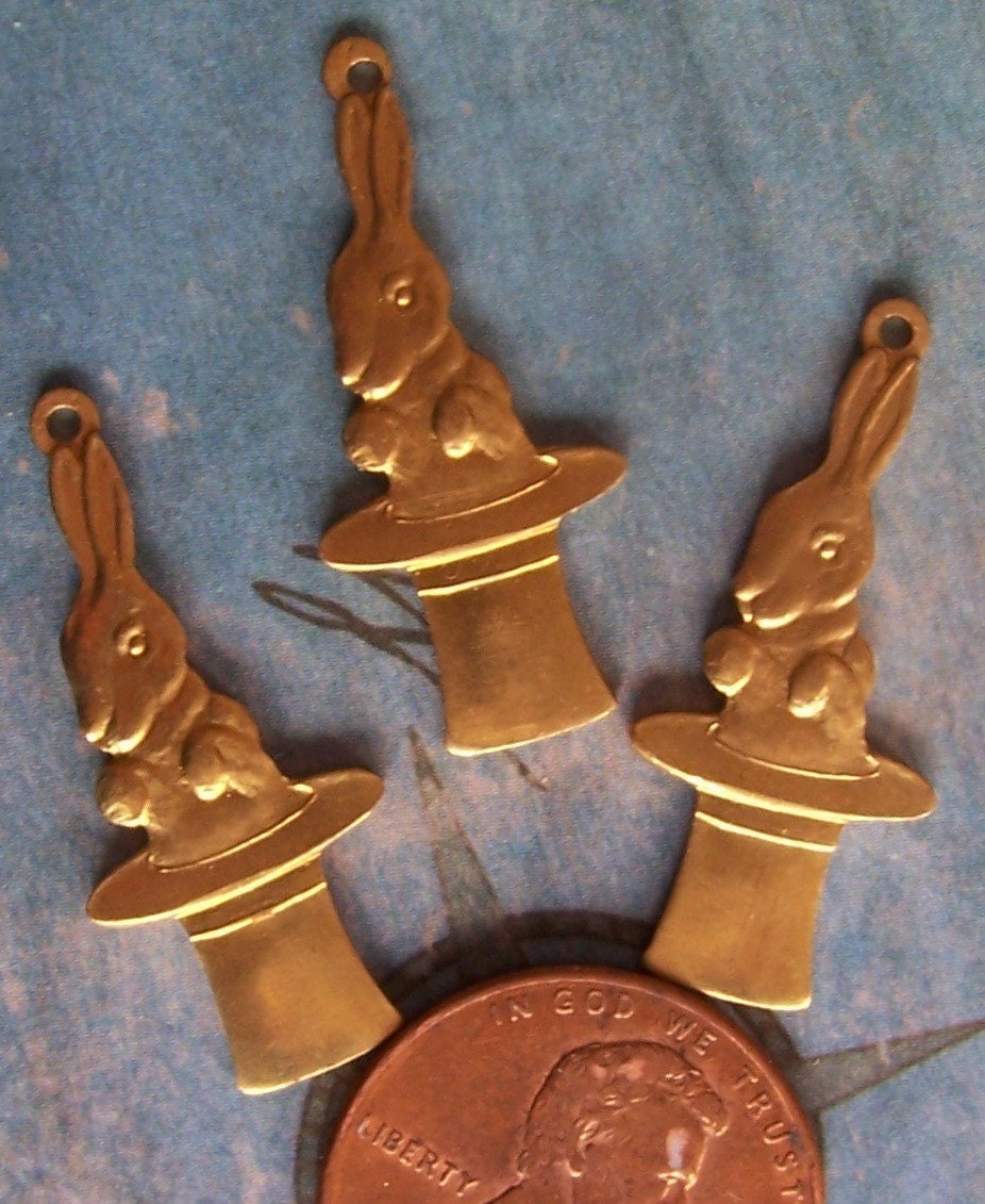 4 PC Raw Brass Magical Rabbit in  a Hat -  Charm Finding - A0020