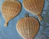 2 PC Raw Brass LARGE Hot Air Balloon Charm / Pendant Finding - AA04