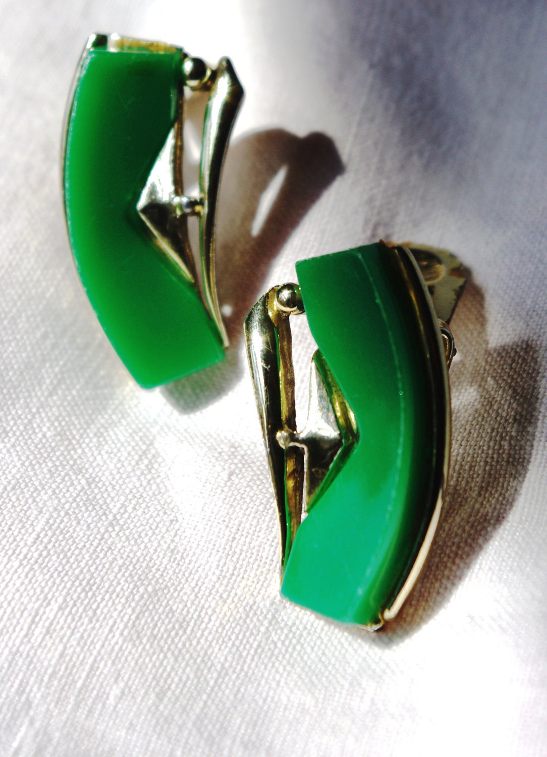 Kelly Green Lucite Clip-on Earrings Circa 1950's