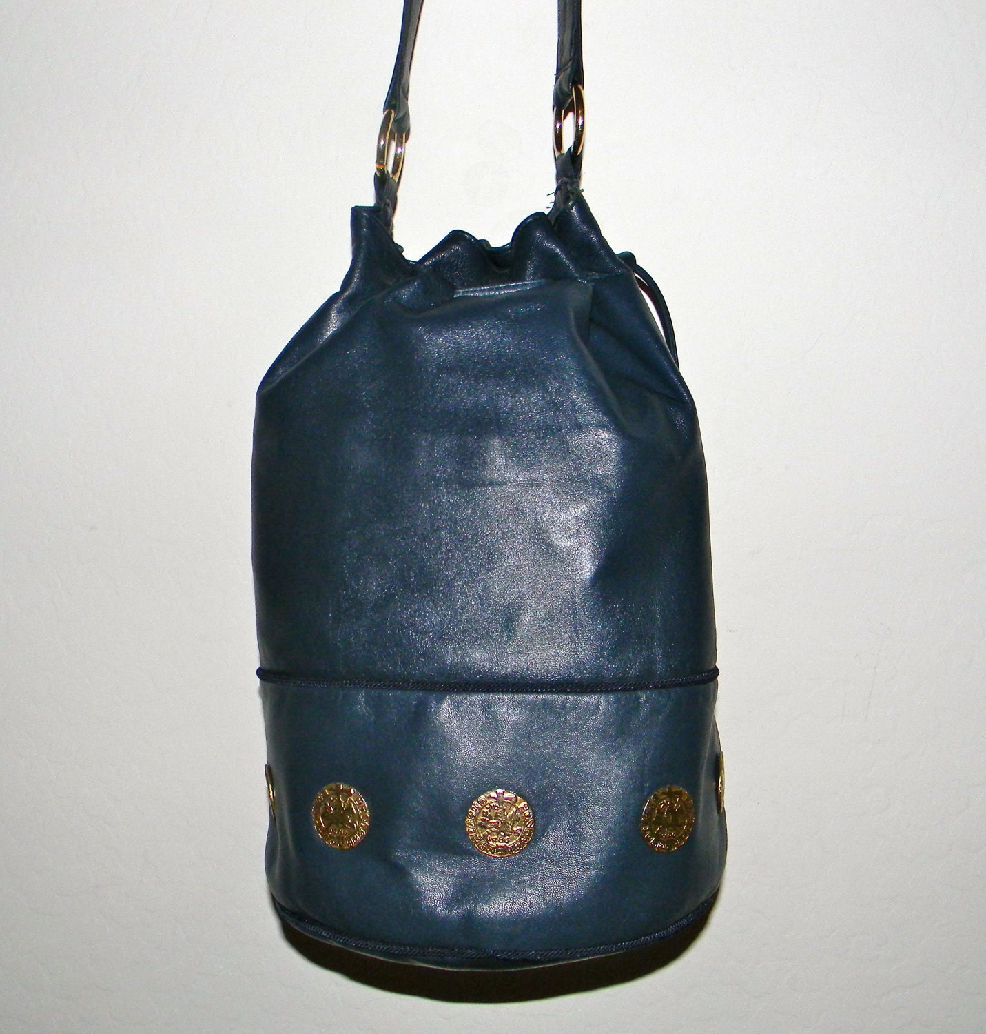 Vintage navy blue leather bucket bag, Adrienne Vittadini, duffle bag ... Vintage navy blue leather bucket bag, Adrienne Vittadini, duffle bag ...