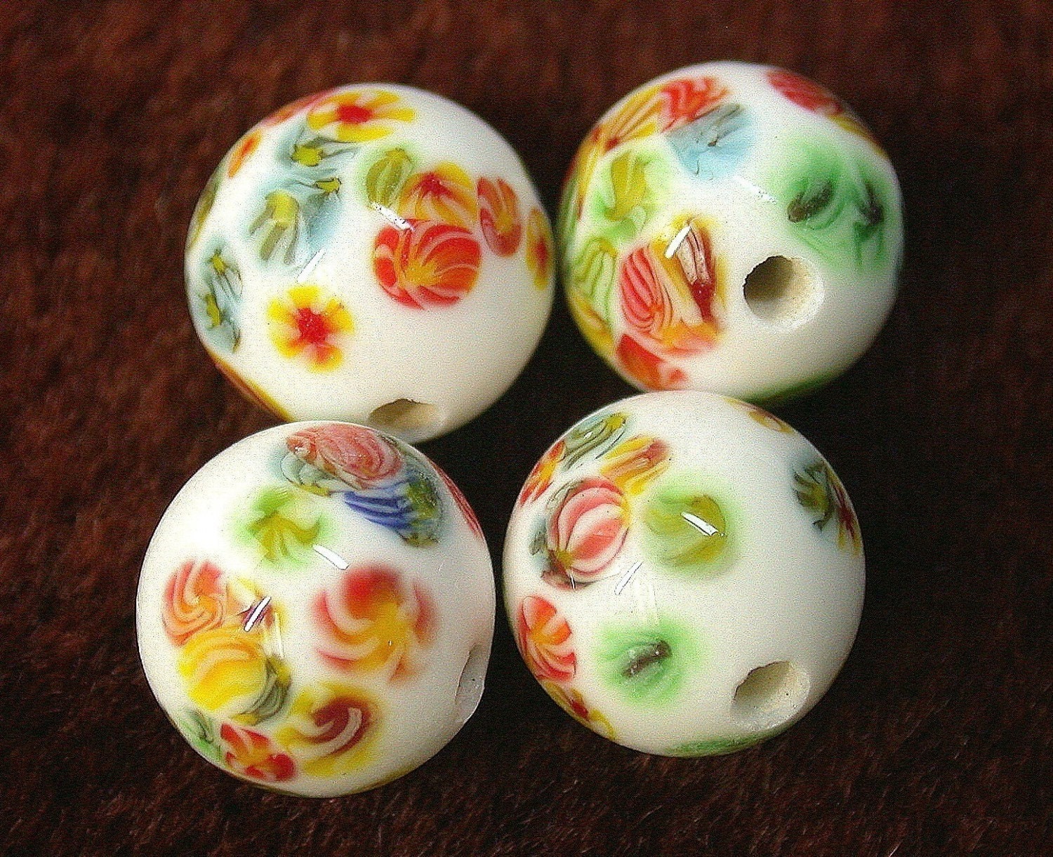 Vintage Glass Beads JAPANESE White Red Blue MILLEFIORI FLOWERS 10mm pkg4 gl76