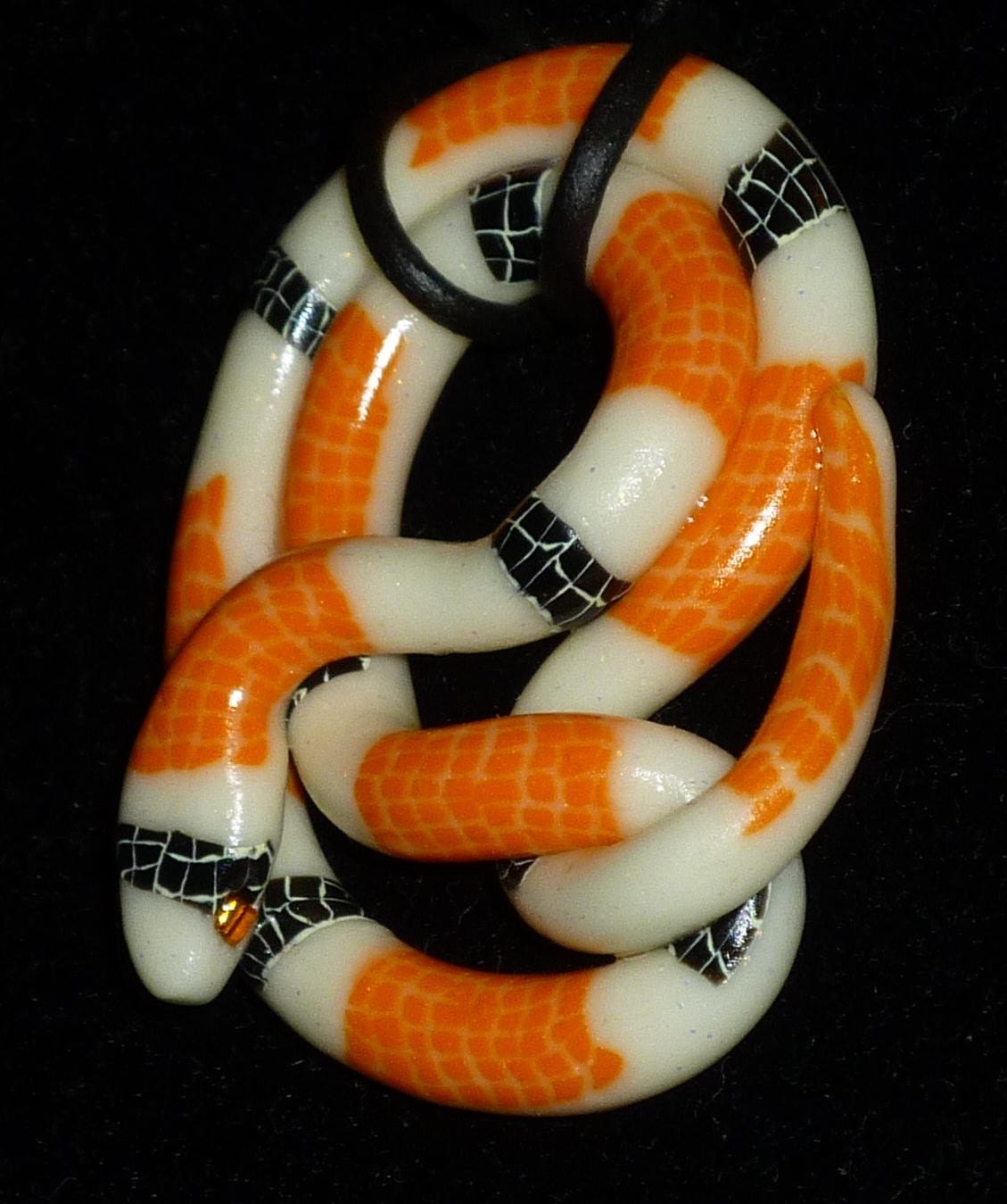 Glow In The Dark jewelry Snake Necklace Pendant HALLOWEEN
