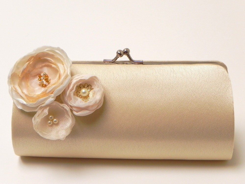 Shabby Chic Bridal Clutch Champagne Cream Vintage Ivory - Bridesmaid Clutch Set - Kisslock Snap Bouquet Clutch - Trio Of Flower Blossoms
