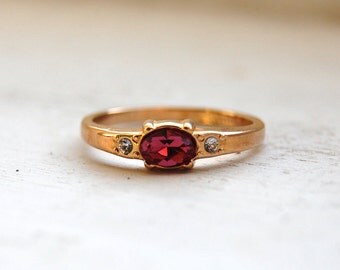 Vintage 1984 AVON Simulated Pink Diamond Ring