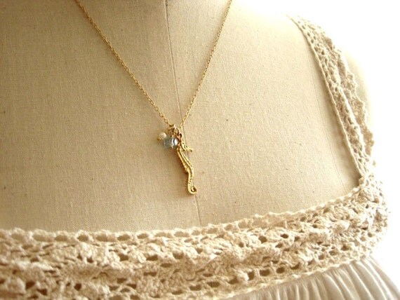 Seahorse necklace - Mo'o Lio Gold