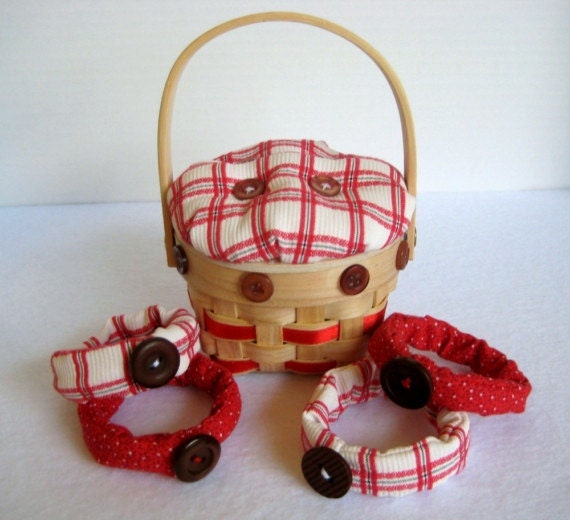 Napkin Ring Set in Mini Picnic Basket
