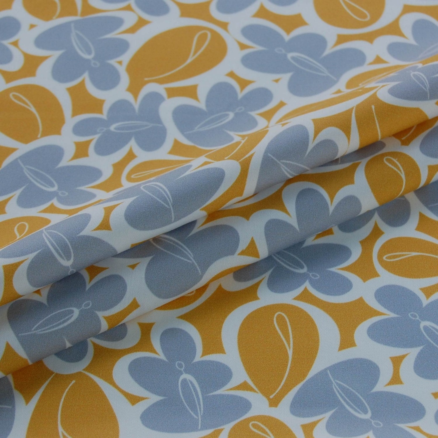 CLEARANCE organic cotton sateen fabric - fat quarter - ANNIKA METRO