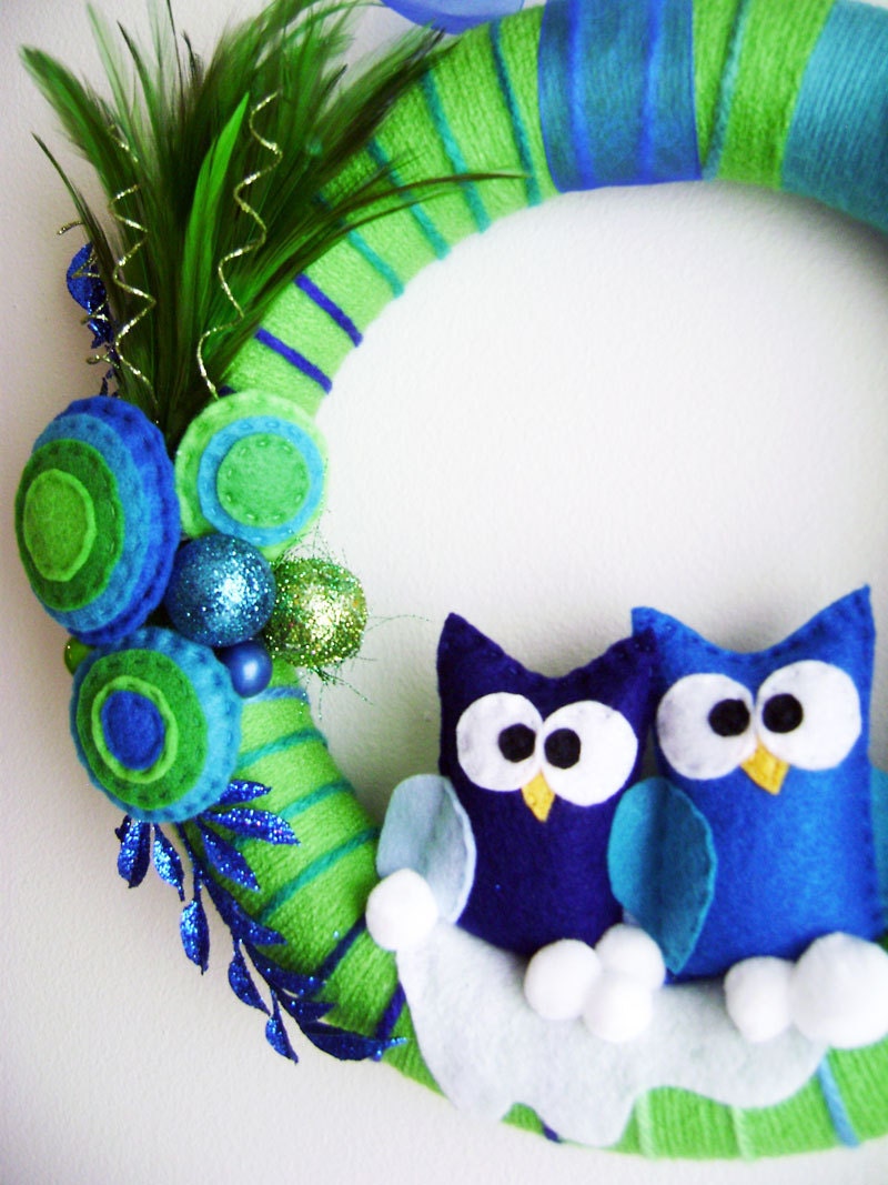 Yarn and Felt Wreath - Peacock Christmas - Owl Blue Green