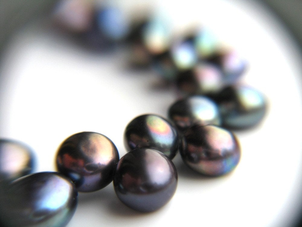 Purple Pearl Cuff Bracelet . Peacock Purple Pearl Bracelet . Pearl Bridesmaid Bracelet . Dark Purple Freshwater Pearl - Halcyon Collection