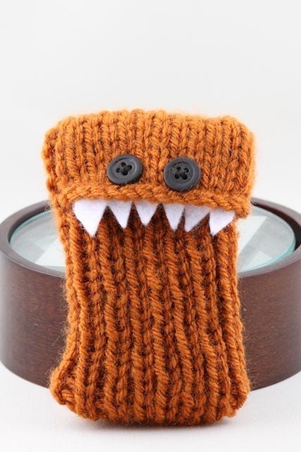 Monster iPhone/iPod cozy - Rust