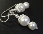 Pearl Bridal earrings - Vintage Inspired earrings - Wedding Jewelry - Pearl and Crystal Earrings